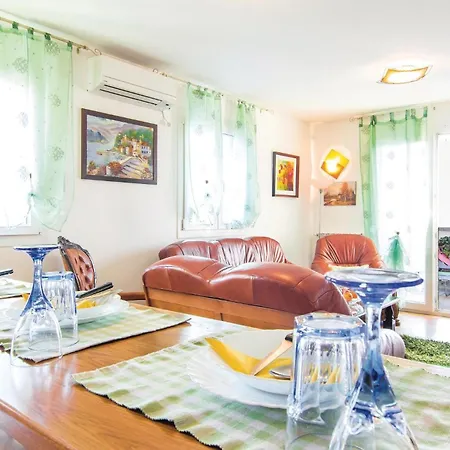 4 Bedroom Lovely In Labin Labin (Istria)