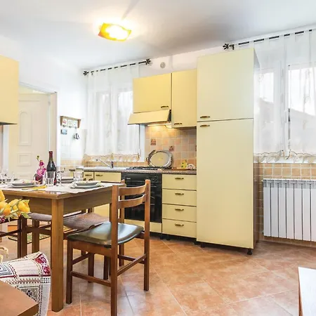 Holiday home 4 Bedroom Lovely In Labin *