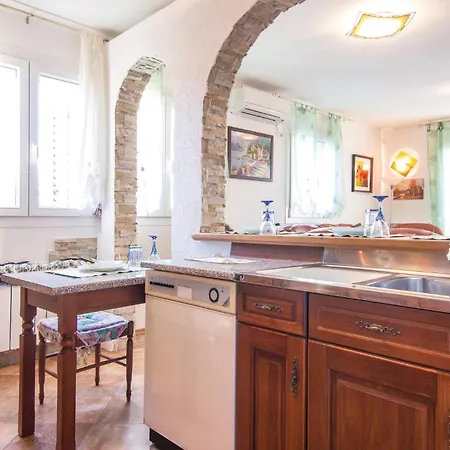 4 Bedroom Lovely In Labin