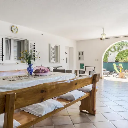 4 Bedroom Lovely In Labin Holiday home *