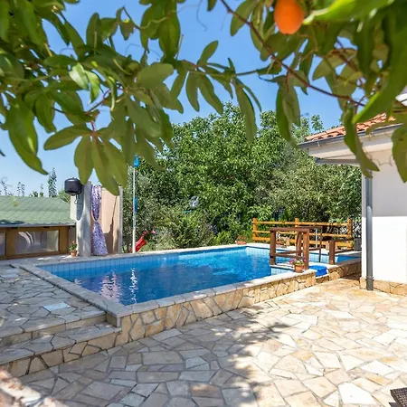 4 Bedroom Lovely In Labin