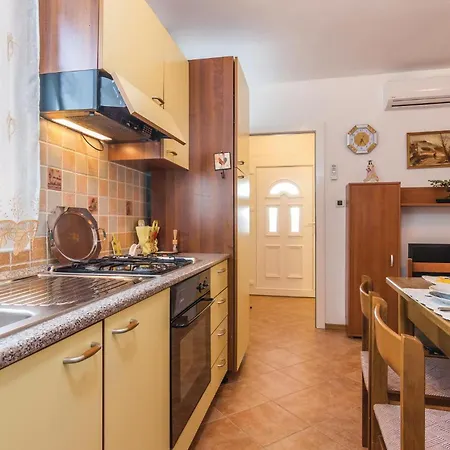 Ferienhaus 4 Bedroom Lovely In Labin Labin (Istria)