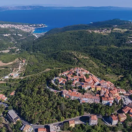 4 Bedroom Lovely In Labin Ferienhaus